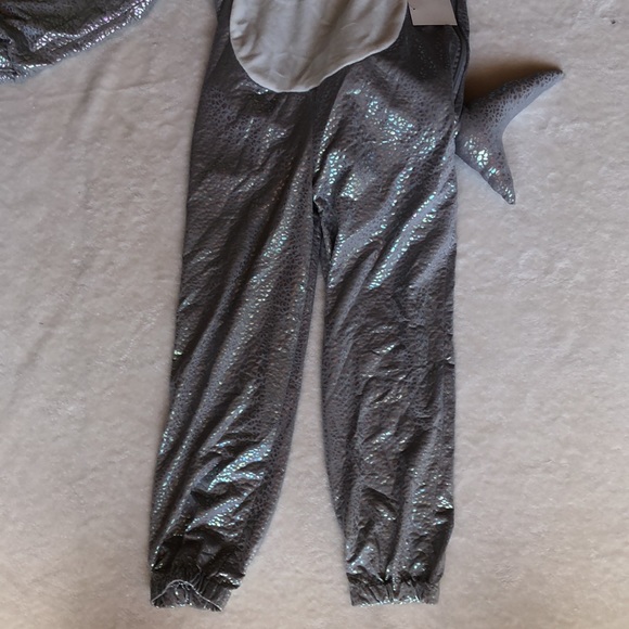 Toddler Shark Costume - Picture 4 of 5